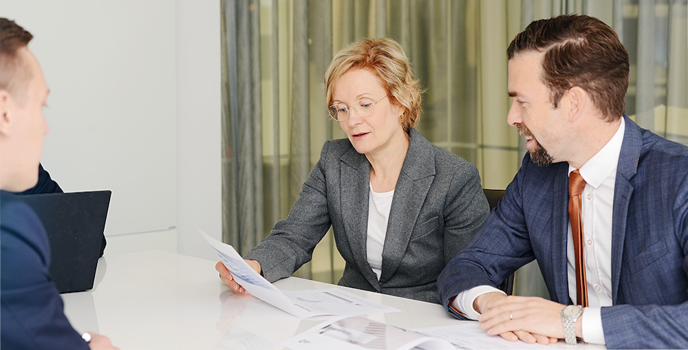 Yhteis&ouml;t ja instituutiot